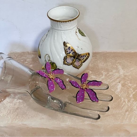 New Flower Power Polka Dot Purple Large Enamel Statement Earrings - Picture 10 of 16